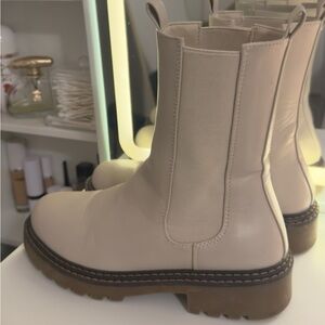 Women's Cream Chelsea Boots